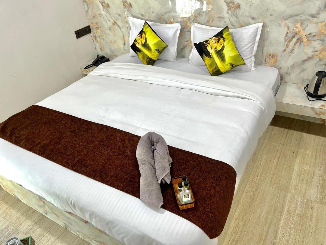 Hotel Banjara Hills Abu Road Exterior photo